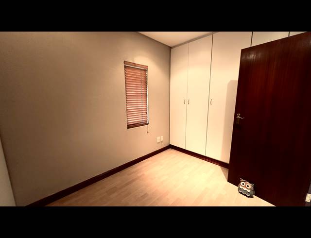2 BEDROOM APARTMENT FOR SALE IN BRYANSTON